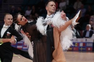Lietuvos šokėjai V. Lacitis ir V. Golodneva – ant pakylos: iškovojo pirmąjį pasaulio čempionato medalį profesionalų varžybose