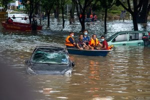Potvyniai Malaizijoje pareikalavo 14 gyvybių, daugiau nei 70 tūkst. žmonių teko palikti namus 