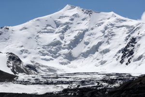 Tyrimas: Himalajų kalnų ledynai tirpsta „išskirtiniu greičiu“