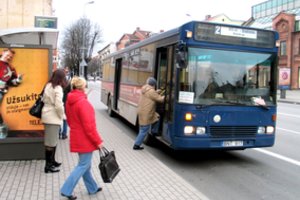 Klaipėdos politikai laužė ietis dėl pigesnių bilietų autobusais važinėjantiems senjorams