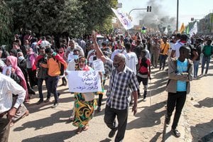 Sudane tūkstančiai žmonių protestavo prieš perversmą