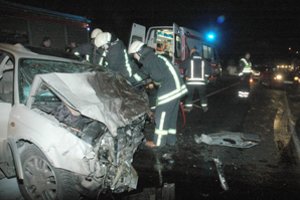 Dar viena skaudi avarija – Zarasų rajone: sužeisti 3 žmonės, sumaitotame automobilyje – prispausta mergina