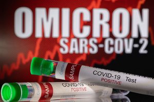 Šveicarijoje omikron tapo dominuojančia koronaviruso atmaina