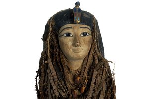 Pirmą kartą po 3000 metų neįprastu būdu „išvyniota“ garsaus Egipto faraono mumija