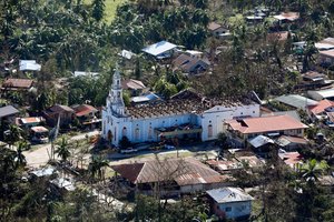 Galingiausio Filipinus šiemet užgriuvusio taifūno „Rai“ aukų padaugėjo iki 405