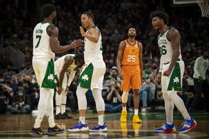 Viruso pančiai nesugriovė naujametinių „Celtics“ planų: šventė užtikrintą pergalę