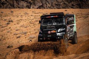 „ConnectPay Racing“ ekipažas antrame Dakaro greičio ruože eksperimentavo su padangų slėgiu