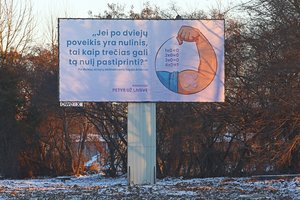 Skandalingas plakatas dėl skiepų Šiauliuose ilgai neišbuvo: „Tai buvo klaida“