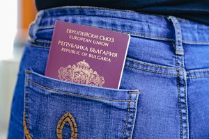 Bulgarija ketina atsisakyti kontraversiškos „auksinių pasų“ sistemos