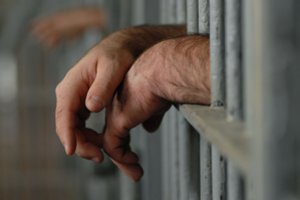 Rusijoje šešiems asmenims pareikšti kaltinimai dėl seksualinio smurto kalėjime