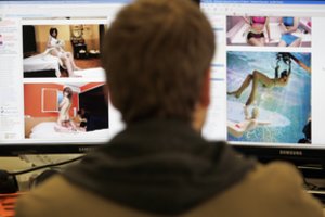 Policijos informacija šokiruoja: pornografiją internete platina jau ir 10-12 metų vaikai