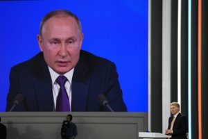 Rusija neigia ieškanti preteksto įsiveržti į Ukrainą, kaltinimus vadina dezinformacija