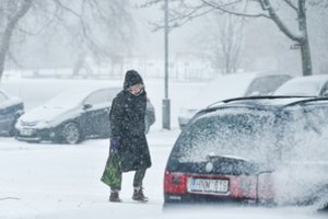 Dėl gausaus sniego gali sutrikti Lietuvos pašto paslaugos – pasiruoškite, kad ir išmokas pristatys vėliau