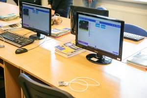 90 proc. Vilniaus mokyklų pradinėse klasėse diegia informatikos ir technologinės kūrybos pamokas