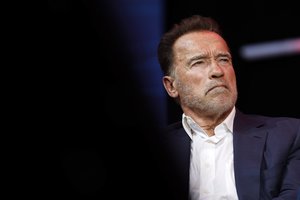 Arnoldas Schwarzeneggeris pateko į avariją