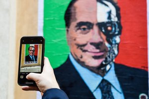 S. Berlusconi traukiasi iš kovos dėl Italijos prezidento posto