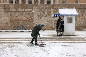 Sniegas užklojo Pietryčių Europą: Stambule uždarytas oro uostas, Atėnuose – mokyklos ir skiepijimo centrai