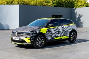 „Renault“ paskelbė, kada Europoje pardavinės tik elektrinius automobilius – turi ir planą B
