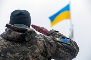 Kanada perkėlė Ukrainoje dislokuotus savo karius, atšaukia nebūtinus diplomatus