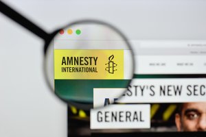 „Amnesty International“ prisidėjo prie teisių grupių, smerkiančių Izraelio „apartheidą“