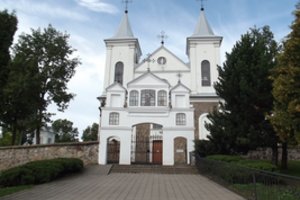 Restauruotą Laukuvos bažnyčią garsina unikalus radinys ant presbiterijos skliauto