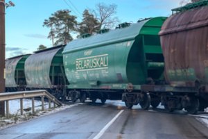 „Latvijos geležinkeliai“ ir ministerija skelbia, ką nusprendė dėl „Belaruskalij“ trąšų tranzito