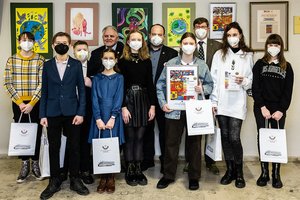 Per 140 Lietuvos vaikų dalyvavo Tarptautiniame Taikos plakato konkurse – atidaryta paroda Seime