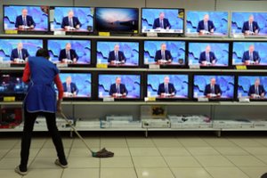 Viena kryptimi riedanti Kremliaus propagandos mašina: kaip Rusijos žiniasklaida ruošia visuomenę karui su Ukraina?
