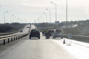 Pietų Lietuvoje eismo sąlygas sunkina plikledis 