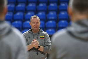 Lietuvos vyrų krepšinio rinktinė byra: koronavirusu susirgo jau 4 žaidėjai ir trenerio asistentas