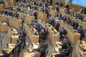 Seimas patvirtino prezidento dekretą: Lietuvoje įvesta nepaprastoji padėtis