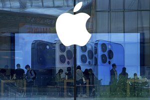 Prie sankcijų prisijungė „Apple“: Rusijoje sustabdė pardavimus ir dalį paslaugų