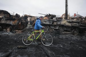 NATO spaudžia stabdį dėl naikintuvų siuntimo Ukrainai: suveikė JAV baimės?