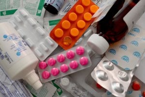 SAM nerekomenduoja rinkti vaistų Ukrainai asmenine iniciatyva: kviečia padėti kitais būdais