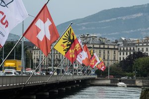 Šveicarijos ekonomika ruošiasi sankcijų Rusijai poveikiui 