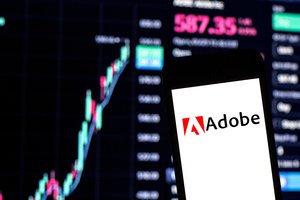 Bendrovės „Adobe“ ir „Payoneer“ stabdo veiklą Rusijoje