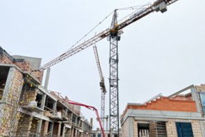 Lietuvos statybų bendrovė PST stabdo įmonių Rusijoje veiklą