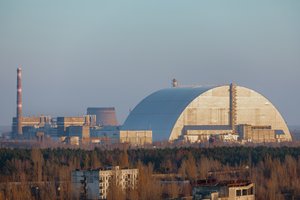 Černobylio AE atjungta nuo elektros tinklo, įspėja, kad po 48 valandų gali nutikti radioaktyvus nuotėkis