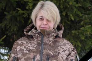 Karių gyvybes gelbėjusi Ukrainos medikė žuvo per rusų ataką, V. Zelenskis jai suteikė ypatingą titulą