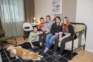 Mama su 5 vaikais įsikūrė socialiniame būste – pagalbon atskubėjo dizainerė: dabar tai tikri namai