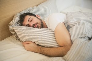 Gydytoja E. Pajėdienė: kaip išlaikyti kokybišką miego ritmą, dirbant pamaininį darbą