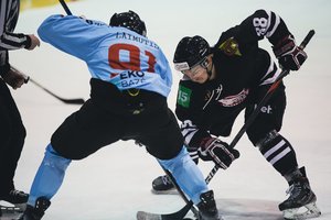 Ledo ritulio čempionato finalas: antrųjų rungtynių pabaigoje triuškinamai nutolę „Hockey Punks“ atstatė lygybę