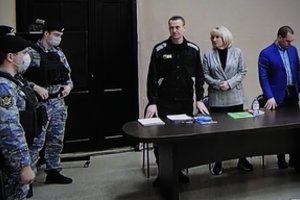 Rusijos policija sulaikė A. Navalno advokatus prie kolonijos