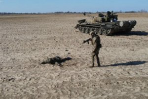Rusijos karys „nuleido rankas“: pasidavė ir atidavė tanką Ukrainos kariuomenei