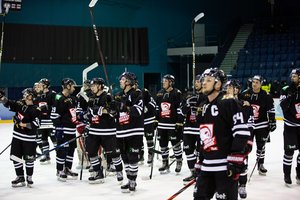 Nauji ledo ritulio karaliai: Lietuvos čempionate pirmą kartą triumfavo „Hockey Punks“ komanda