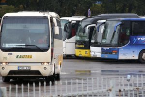 Seimas spręs, ar drausti dalį algos keleivinių autobusų vairuotojams išmokėti kaip kompensaciją