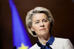 Europos Komisija inicijavo procedūrą prieš Vengriją, galinčią leisti Briuseliui blokuoti finansavimą