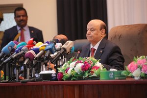 Jemeno prezidentas perdavė valdžią naujai įkurtai tarybai