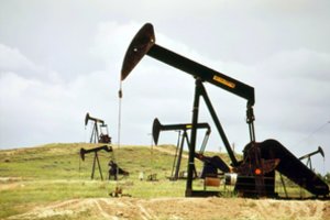 ES embargui rusiškai naftai ir dujoms įvesti prireiks „ne vieno mėnesio“