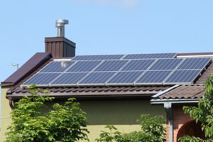 Elektrėnai per 30 rajono įstaigų tieks savo saulės elektrą